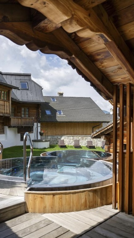 Aussenpool im Spa-Hotel im Julisch-Friaul